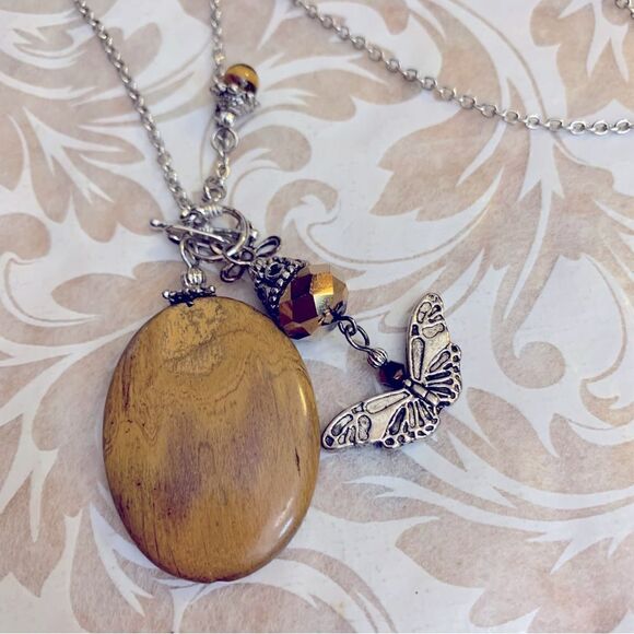 Tigers Eye Charm Necklace Butterfly Aurora Borealis Crystal 16” Gorgeous - Picture 2 of 3